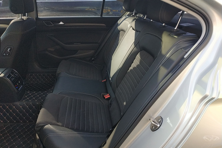 大众 迈腾 2020款 330TSI DSG 豪华型中控内饰21