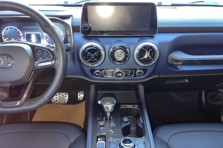 北京BJ40 2018款 PLUS 2.0T 自动四驱城市猎人版局部细节16