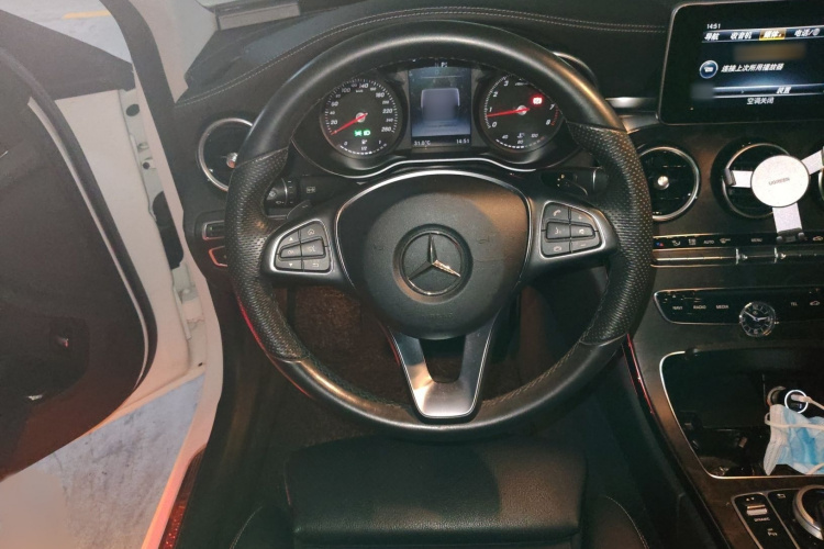 奔驰C级 2017款 C 180 L 运动版局部细节13