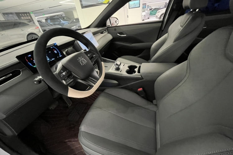 比亚迪 秦PLUS 2025款 DM-i 智驾版 55KM领先型中控内饰7002