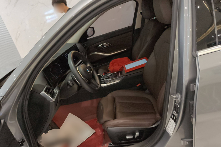 宝马3系 2023款 325Li M运动套装中控内饰19