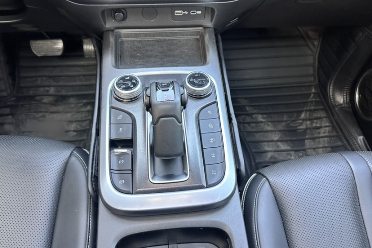 坦克300 2021款 越野版 2.0T 征服者中控内饰7002