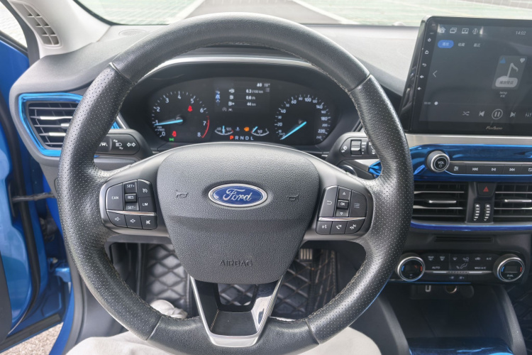 福特 福克斯 2020款 三厢 EcoBoost 180 自动锋耀型中控内饰7006