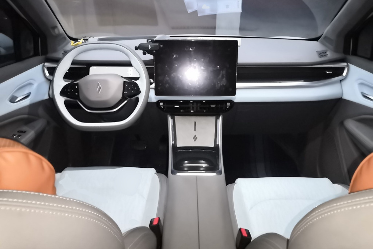 睿蓝汽车 睿蓝7 2023款 605km 猎光中控内饰7002