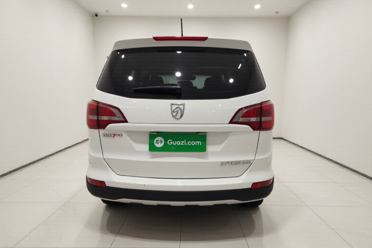 宝骏730 2019款 1.5L 手动超值型 7座 国VI车身外观6