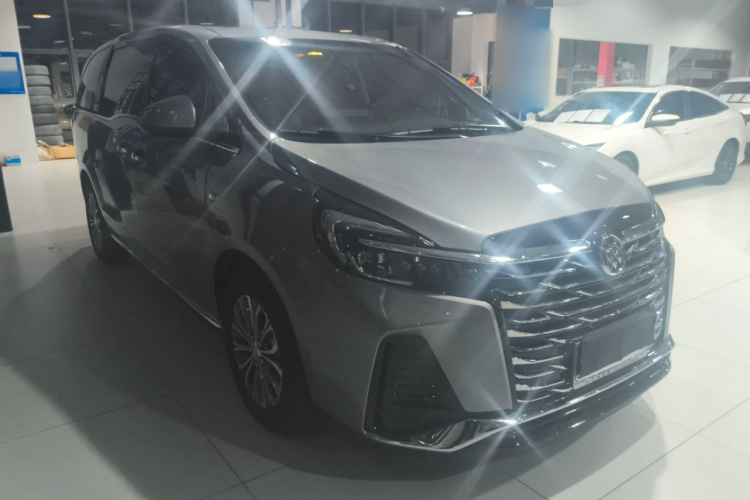 别克GL8 2023款 改款 陆上公务舱 豪华型车身外观3