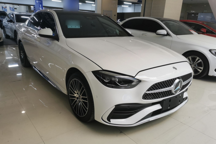 奔驰C级 2023款 改款二 C 260 L 运动版车身外观3