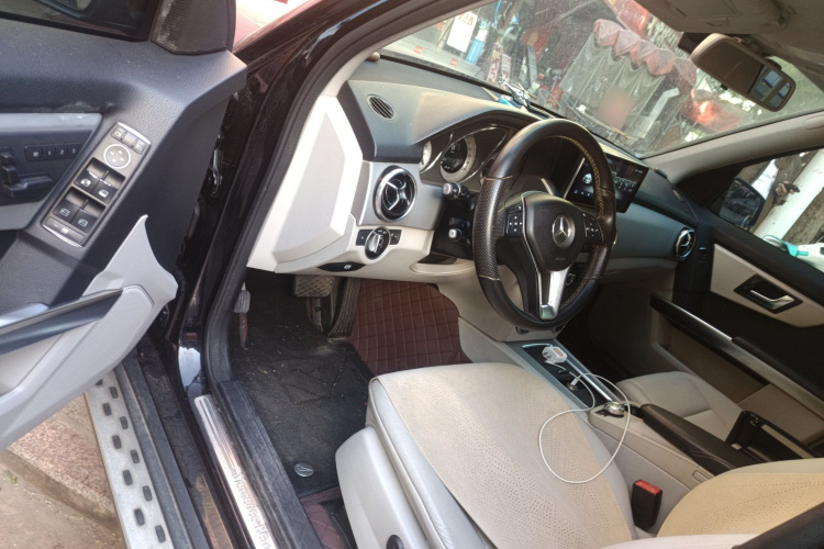 奔驰GLK级 2014款 GLK 260 4MATIC 动感型中控内饰20