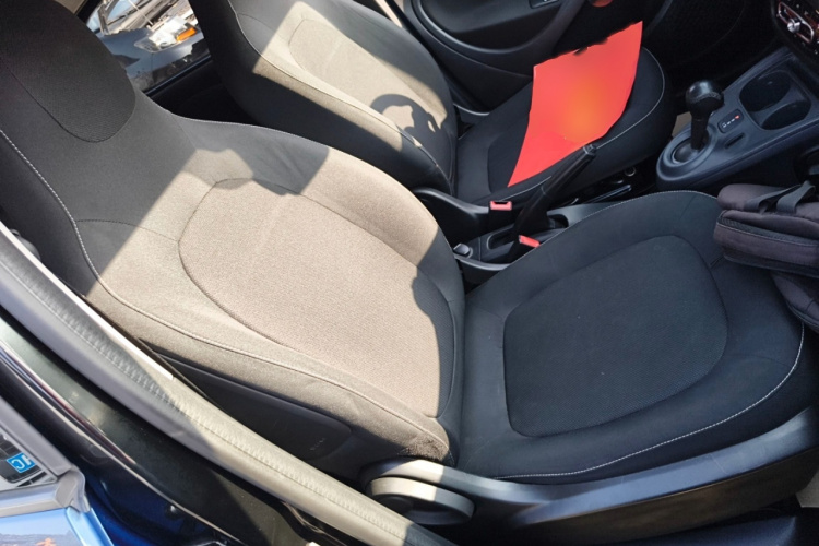 smart forfour 2016款 1.0L 52千瓦激情版局部细节41