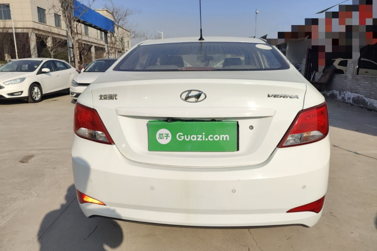 现代 瑞纳 2014款 1.4L 手动智能型GLS车身外观6