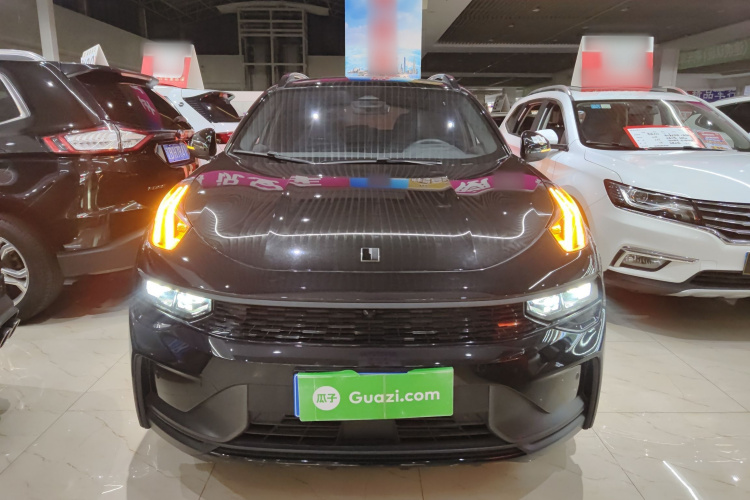 领克01 2023款 2.0TD 四驱暗夜版车身外观2