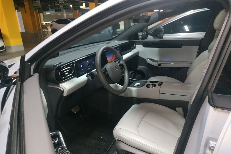 零跑汽车 零跑C01 2022款 四驱双电机性能版中控内饰20