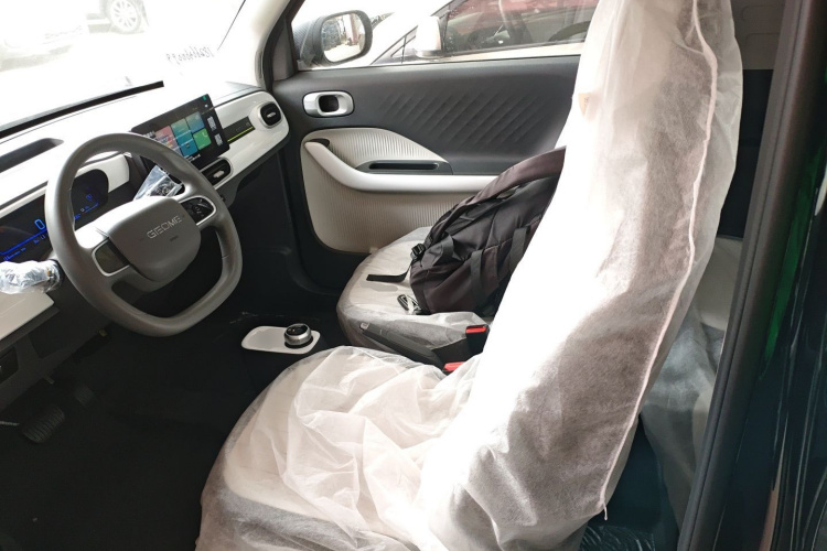 吉利银河 2025款 210km 熊猫卡丁中控内饰19