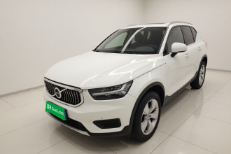 沃尔沃XC40 2022款 T4 四驱智行时尚版