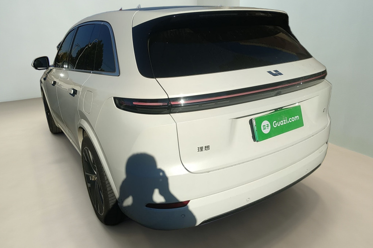 理想汽车 理想L7 2025款 Max 智能焕新版车身外观5