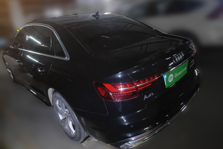 奥迪A4L 2020款 40 TFSI 豪华致雅型车身外观5