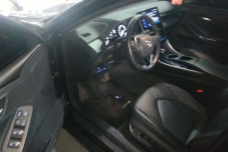 丰田 亚洲龙 2022款 2.0L 豪华版中控内饰20