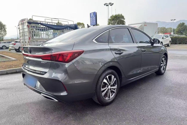 长安 逸动 2022款 PLUS 蓝鲸NE 1.4T GDI DCT尊贵版车身外观6004