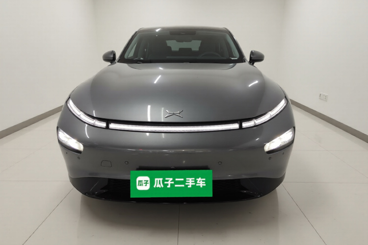 小鹏P7 2022款 480E车身外观2