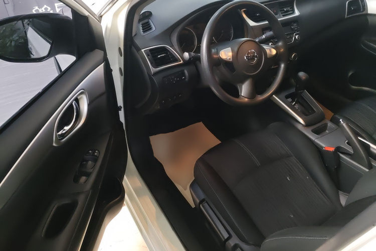 日产 轩逸 2022款 经典 1.6XE CVT舒适版中控内饰20