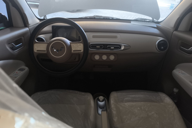 五菱汽车 宏光MINIEV 2025款 四门版 进阶款中控内饰7002