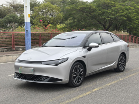 小鹏P5 2024款 500Plus版