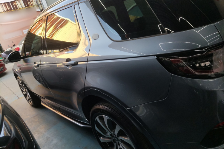 路虎 发现运动版 2023款 249PS R-Dynamic SE 性能科技版车身外观4