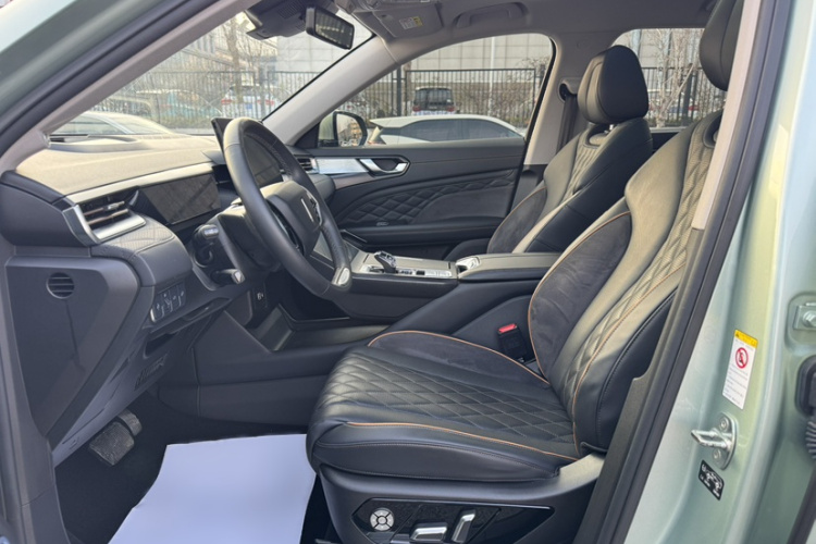 魏牌 拿铁DHT 2022款 1.5T DHT超大杯中控内饰7007