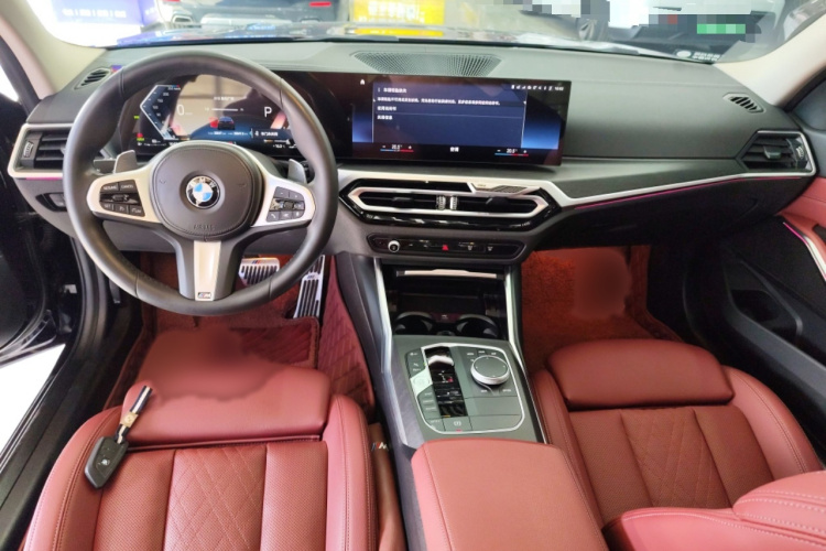 宝马3系 2023款 325i M运动套装中控内饰7002