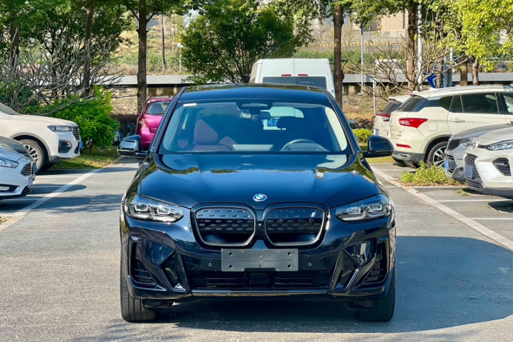 宝马iX3 2022款 改款 创领型车身外观6005