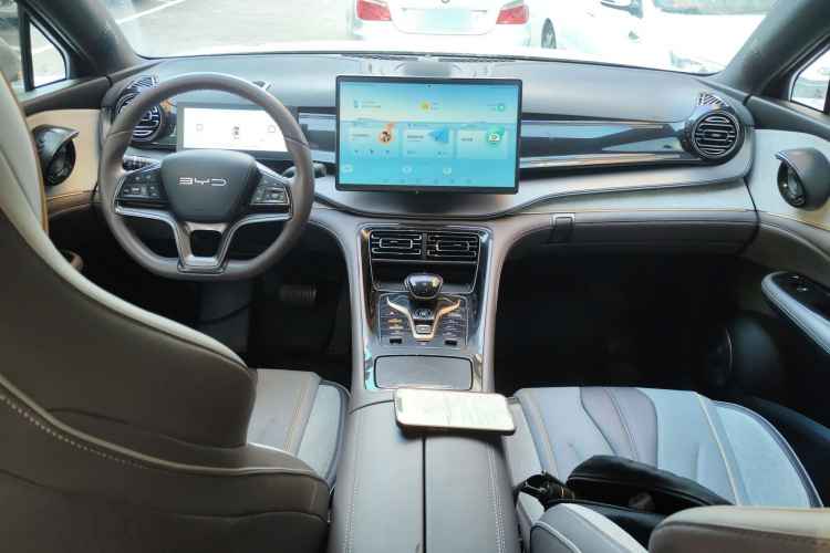 比亚迪 护卫舰07 2023款 DM-i 100KM 尊贵型中控内饰12