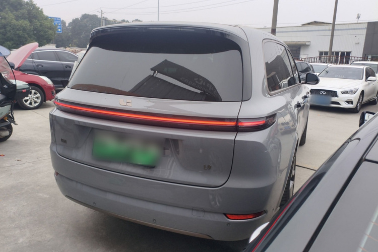 理想汽车 理想L9 2025款 Ultra 智能焕新版车身外观7
