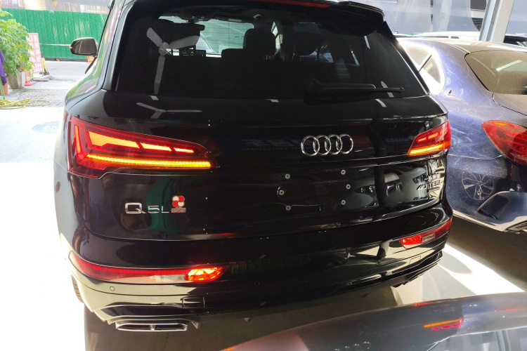 奥迪Q5L 2025款 40 TFSI 豪华动感型车身外观6