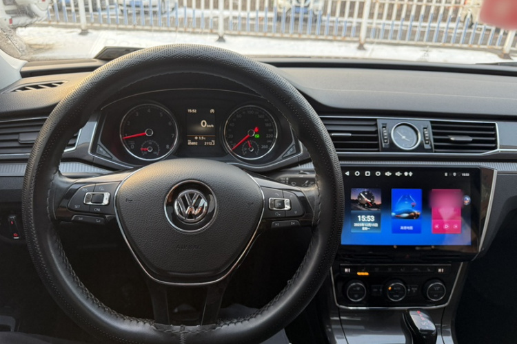 大众 帕萨特 2017款 330TSI DSG御尊版中控内饰7005