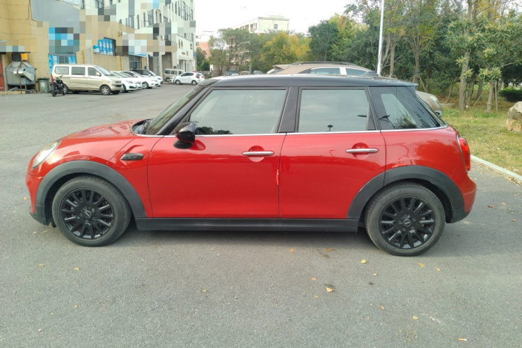 MINI 2016款 1.5T COOPER 五门版车身外观4