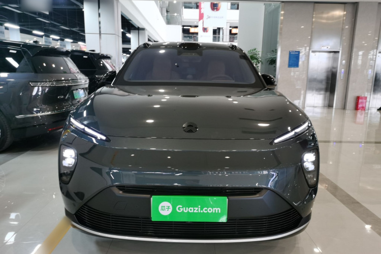 蔚来ES8 2024款 75kWh 行政版车身外观2