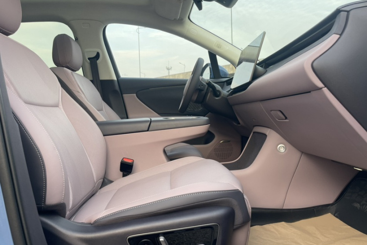 红旗天工06 2025款 660 四驱 智选版局部细节41