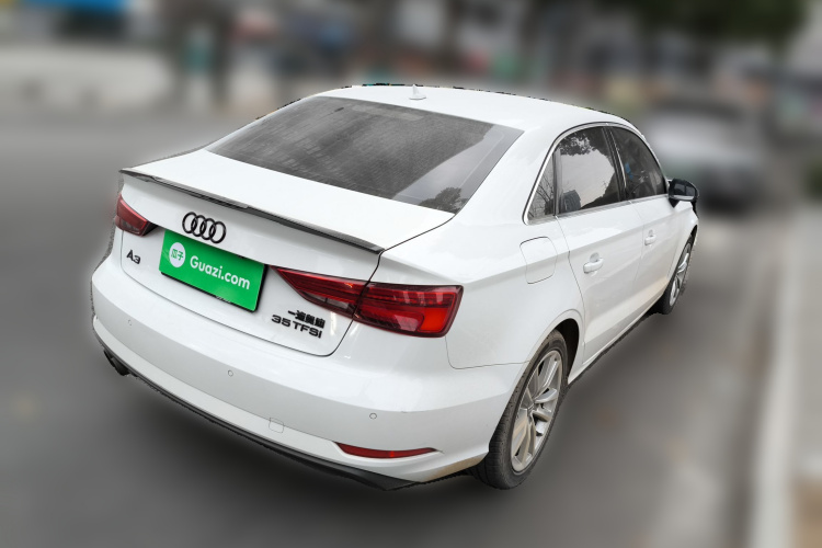 奥迪A3 2018款 30周年年型 Limousine 35 TFSI 进取型车身外观7