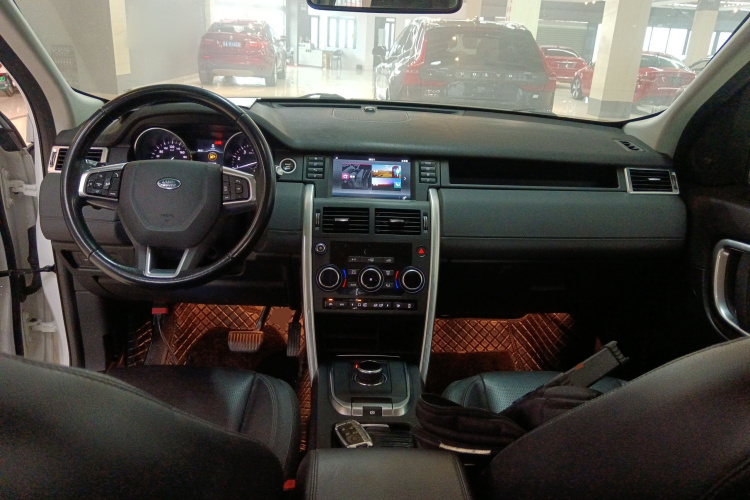 路虎 发现神行 2017款 2.0T SE中控内饰12