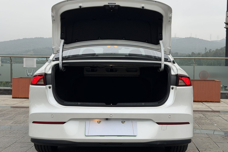 埃安 AION S 2022款 炫 580 Pio 60kWh车身外观6007