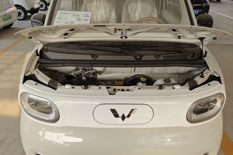 五菱汽车 宏光MINIEV 2024款 第三代 215km 青春版机舱底盘24