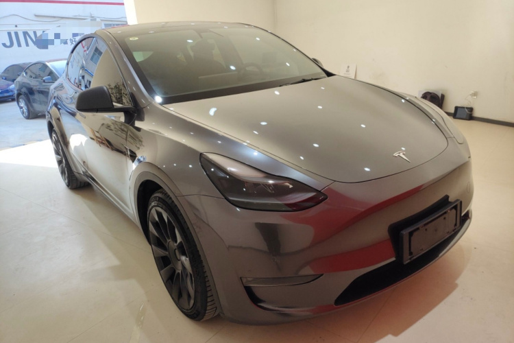 特斯拉 Model Y 2021款 标准续航后驱版车身外观3