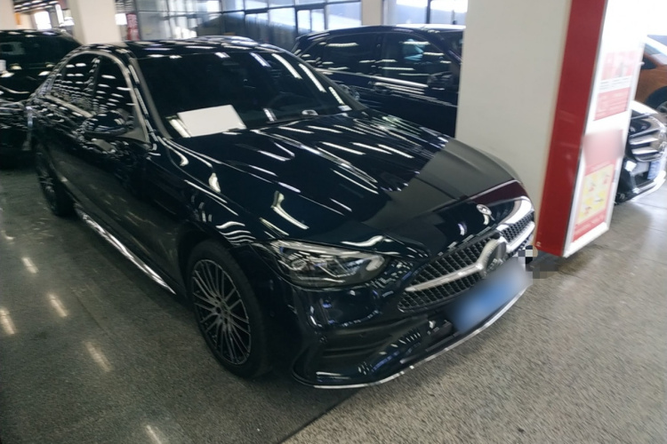 奔驰C级 2023款 改款 C 200 L 运动版车身外观3