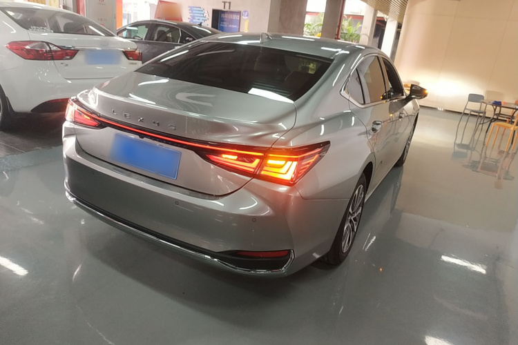 雷克萨斯ES 2025款 200 臻享版车身外观6005