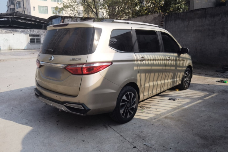 长安凯程 长安欧尚A600 2016款 1.5L 手动豪华型7座车身外观6004