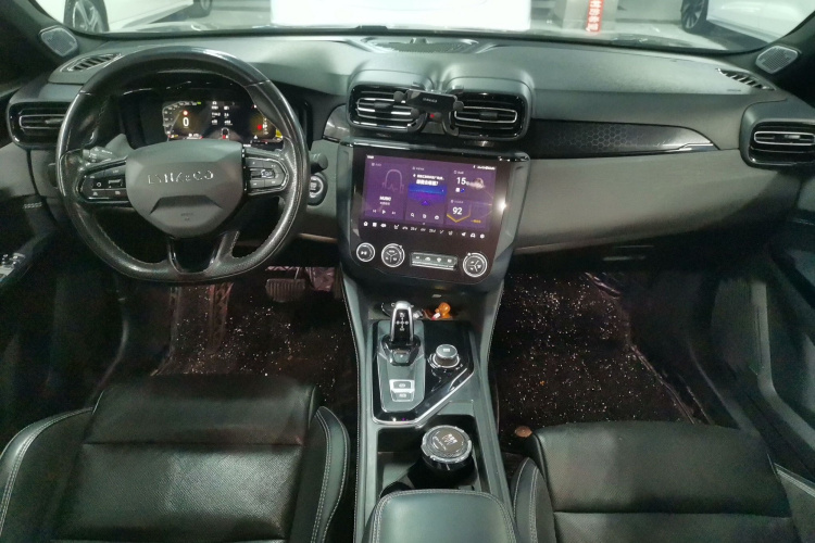 领克03 2022款 2.0TD DCT劲Pro中控内饰12