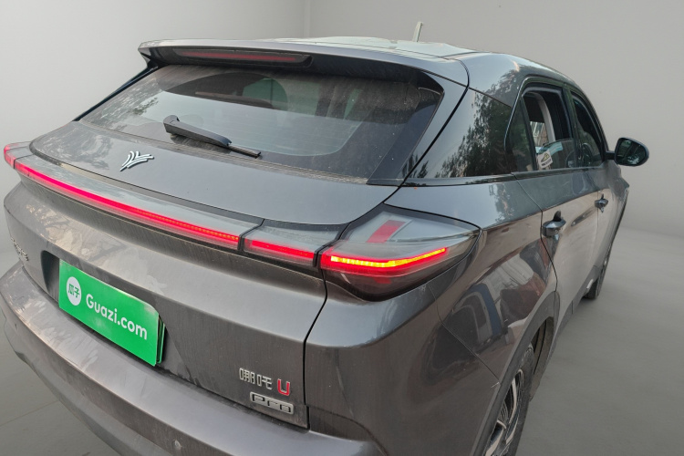 哪吒汽车 哪吒U 2022款 Pro 400 畅行版车身外观7