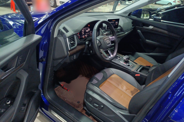 奥迪Q5L 2018款 45 TFSI 尊享风雅型 国VI中控内饰7003