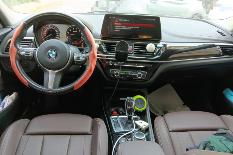 宝马1系 2022款 125i M运动曜夜版中控内饰12