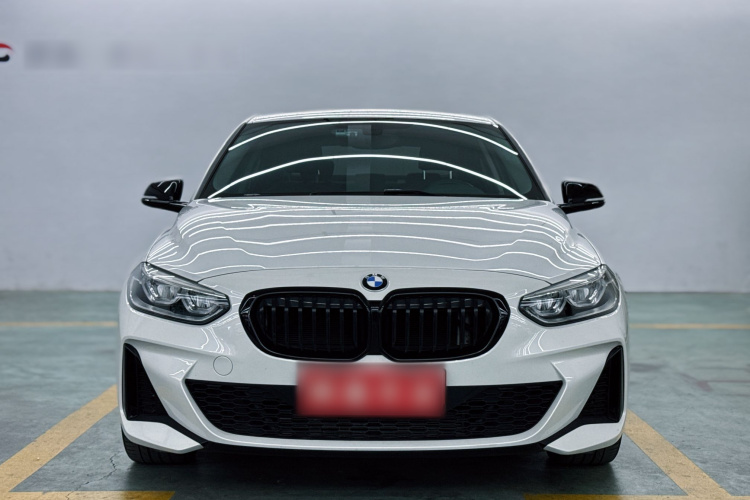 宝马1系 2021款 120i M运动曜夜版车身外观6001